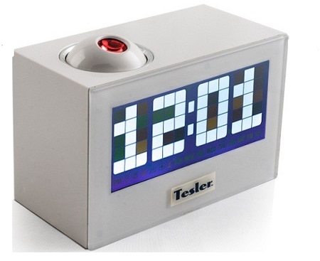 Радиочасы TESLER CR-320 White (цифровой дисплей, будильник, проектор, радио FM-AM)