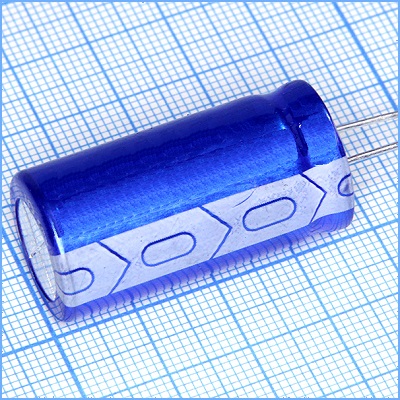 Алюминиевый конденсатор Samsung 6800/25V 1835.