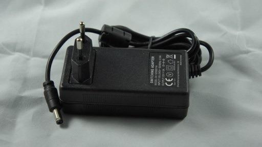   12V 35W 3.0A IP-33 