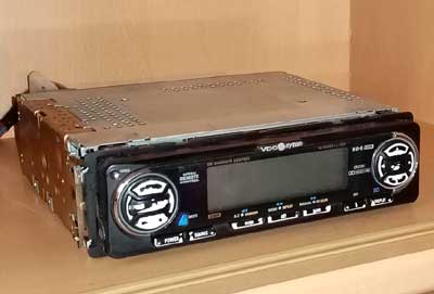 Автомагнитола VDO Dayton CR2151