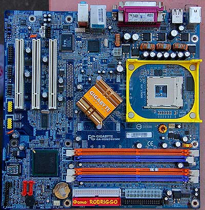   GIGABYTE GA-8I865GVMK-775