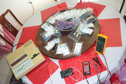 Lazy Susan
        Capacitor ESR Testing setup